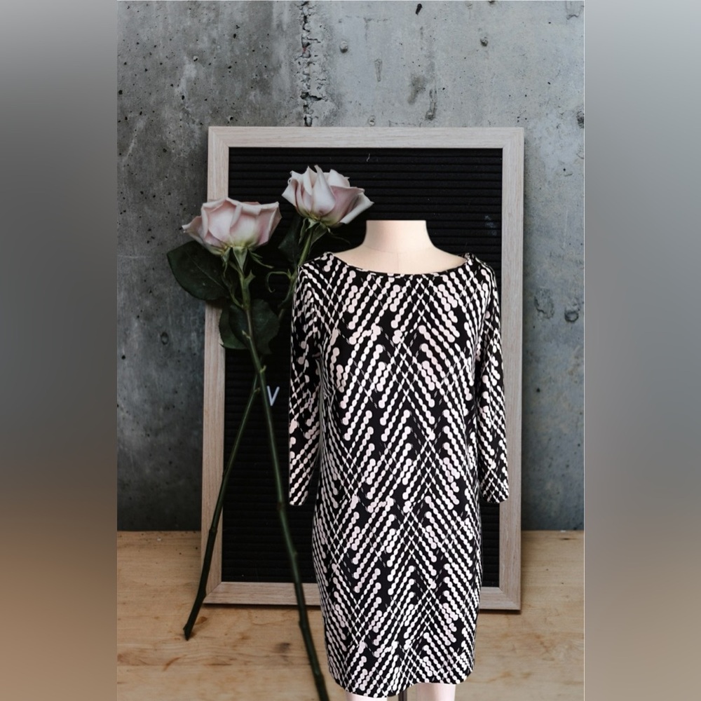The LIMITED Black And White Long Sleeve Dress Size XS Modern Stretch NWOT